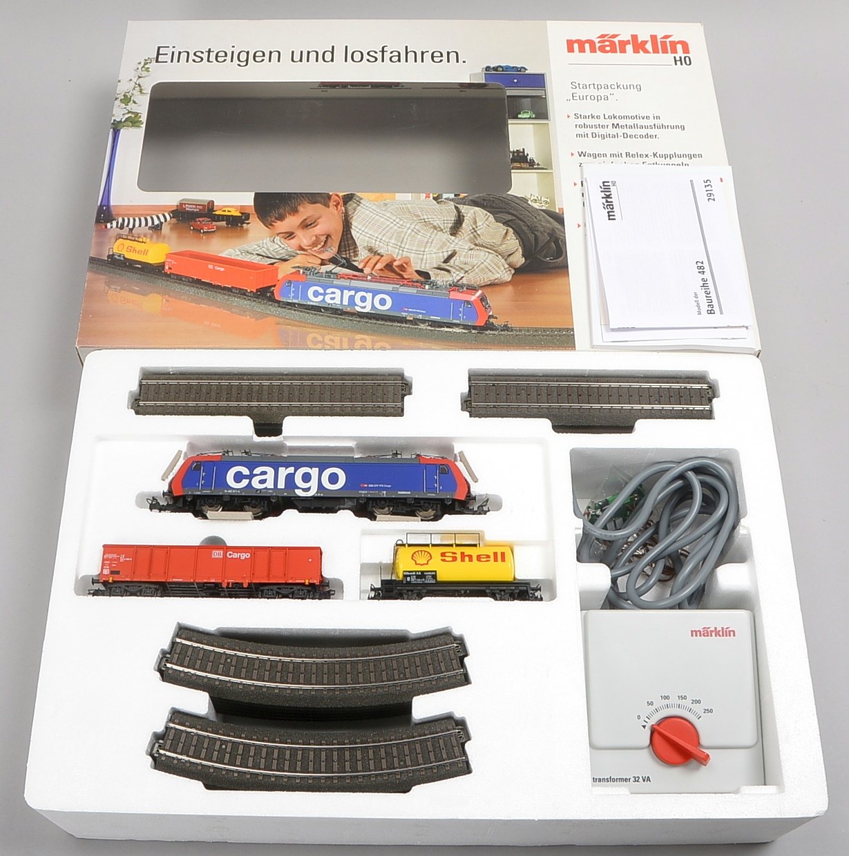 Märklin 'H0', Nr. '29135': Lok, 2x Wagen, Power-Trafo und Gleise - in OVP