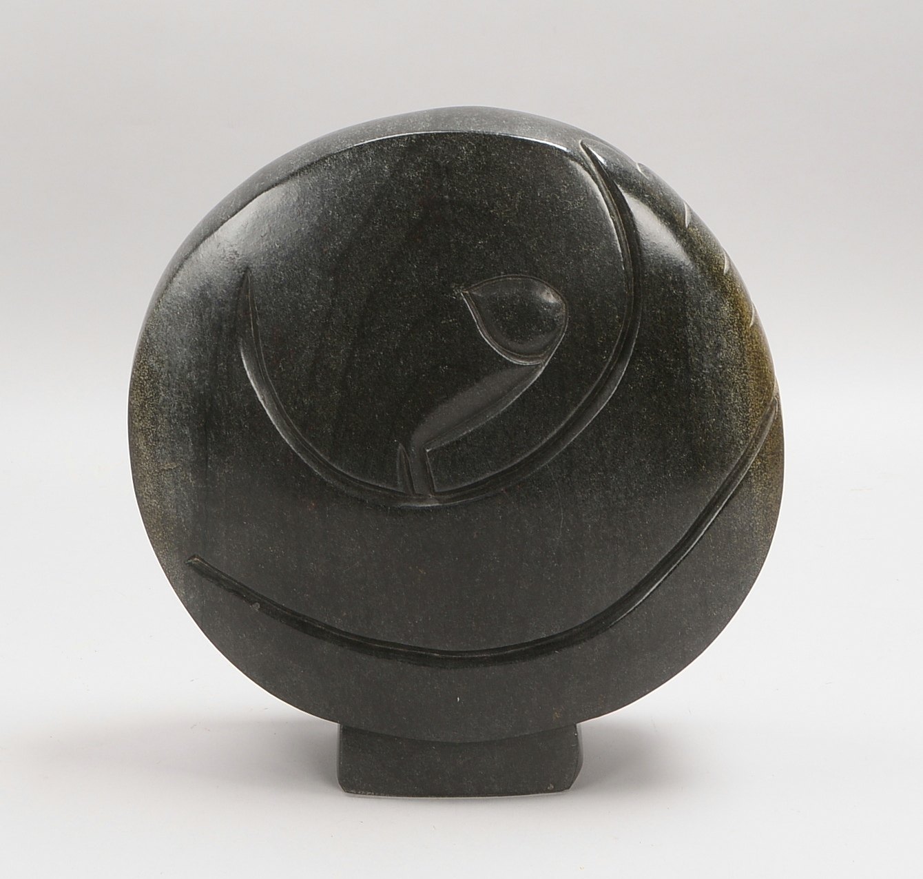 Figürl. Shona-Skulptur, Serpentinstein, 'Kopf', stilis. Darstellung, bez.; Höhe 39 cm