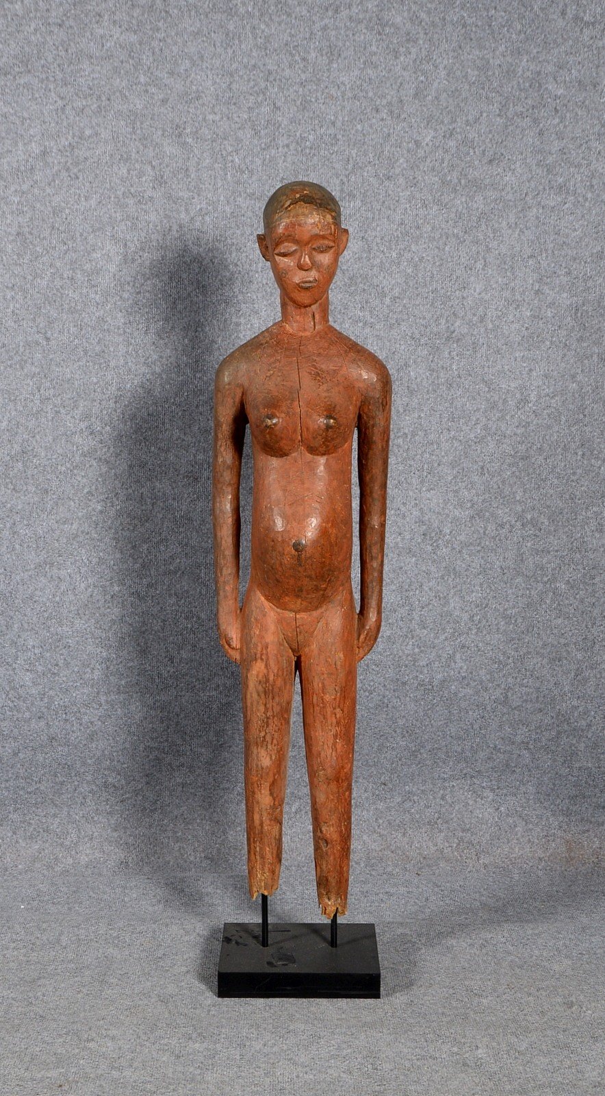 Holzskulptur (wohl Pende/Kongo), 'Stehende weibliche Reliquiarfigur' - auf Sockel