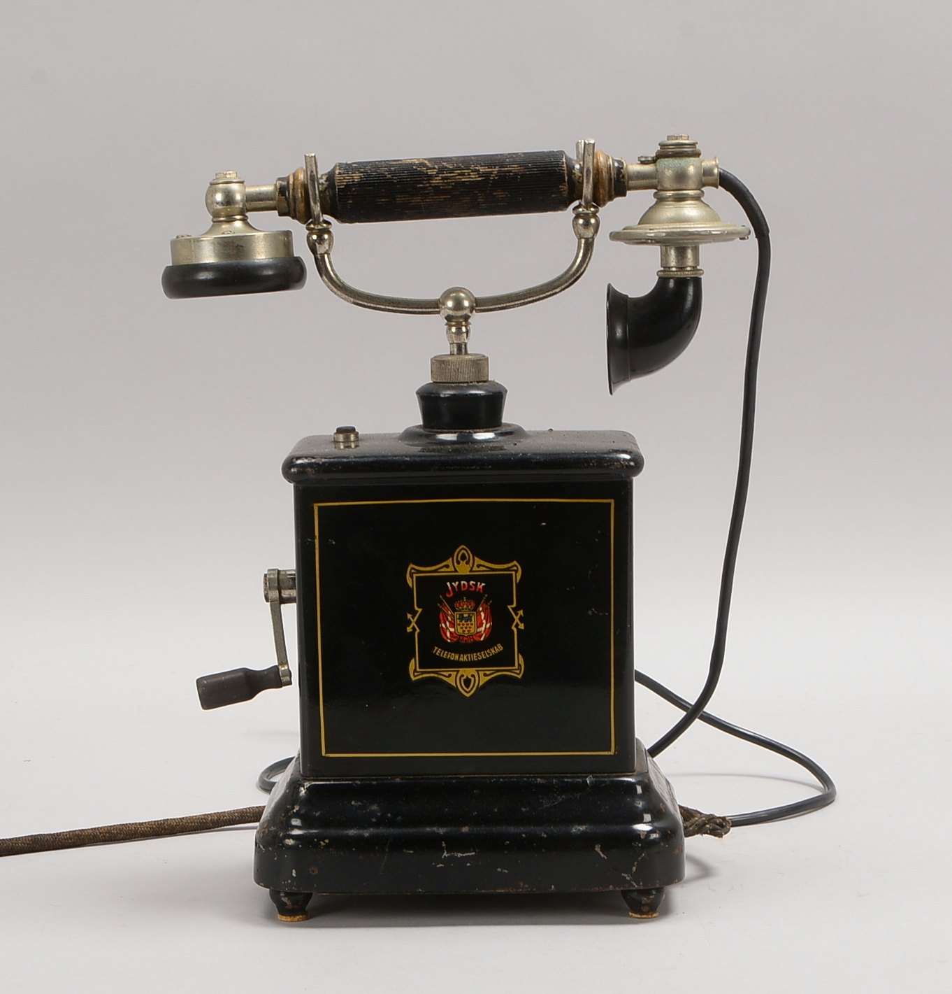 Vintage-Telefon (DK), gemarkt 'Jydsk', mit original Kabel - ohne Stecker; Höhe 33 cm