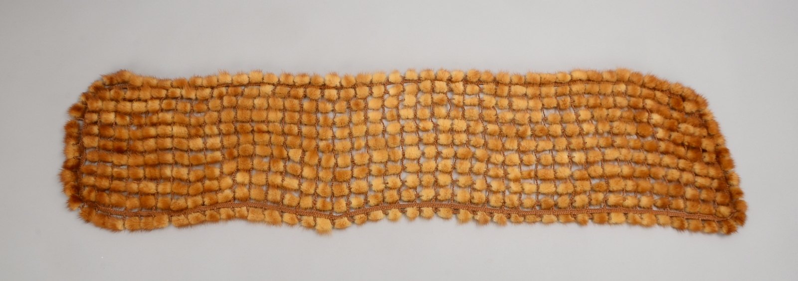 Codello, Nerzstola/Schal, gewebter Nerz, feine leichte Ausführung; Maße ca. 145 x 33 cm