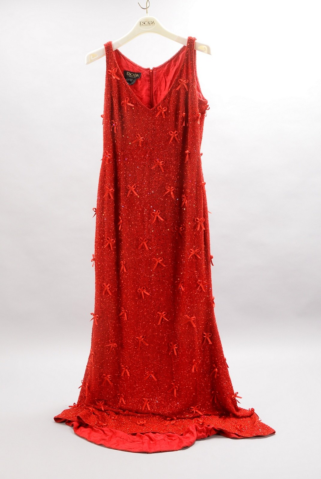 Exkl. Couture-Ballkleid, Escada, rot, mit Pailettenbesatz, mit Schleifen; Größe 38