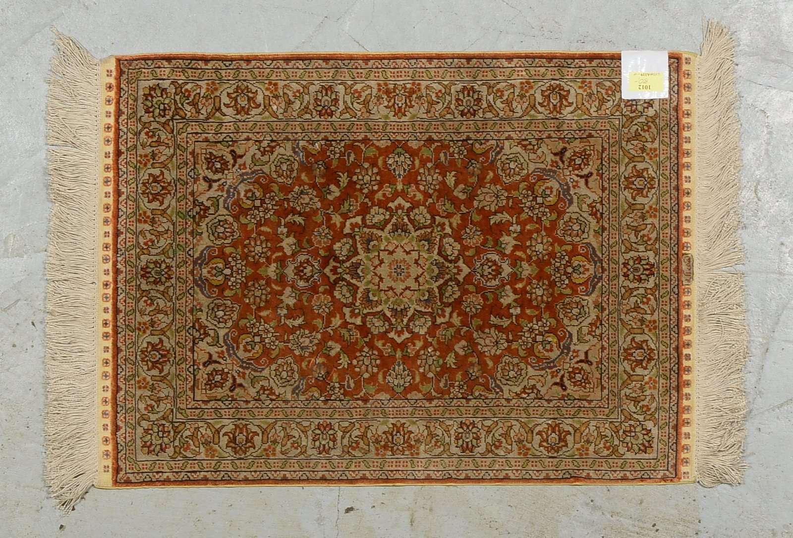 Hereke-Seidenbrücke, sehr feine Knüpfung, ca. 650.000 Kn./qm; Maße 66 x 47 cm