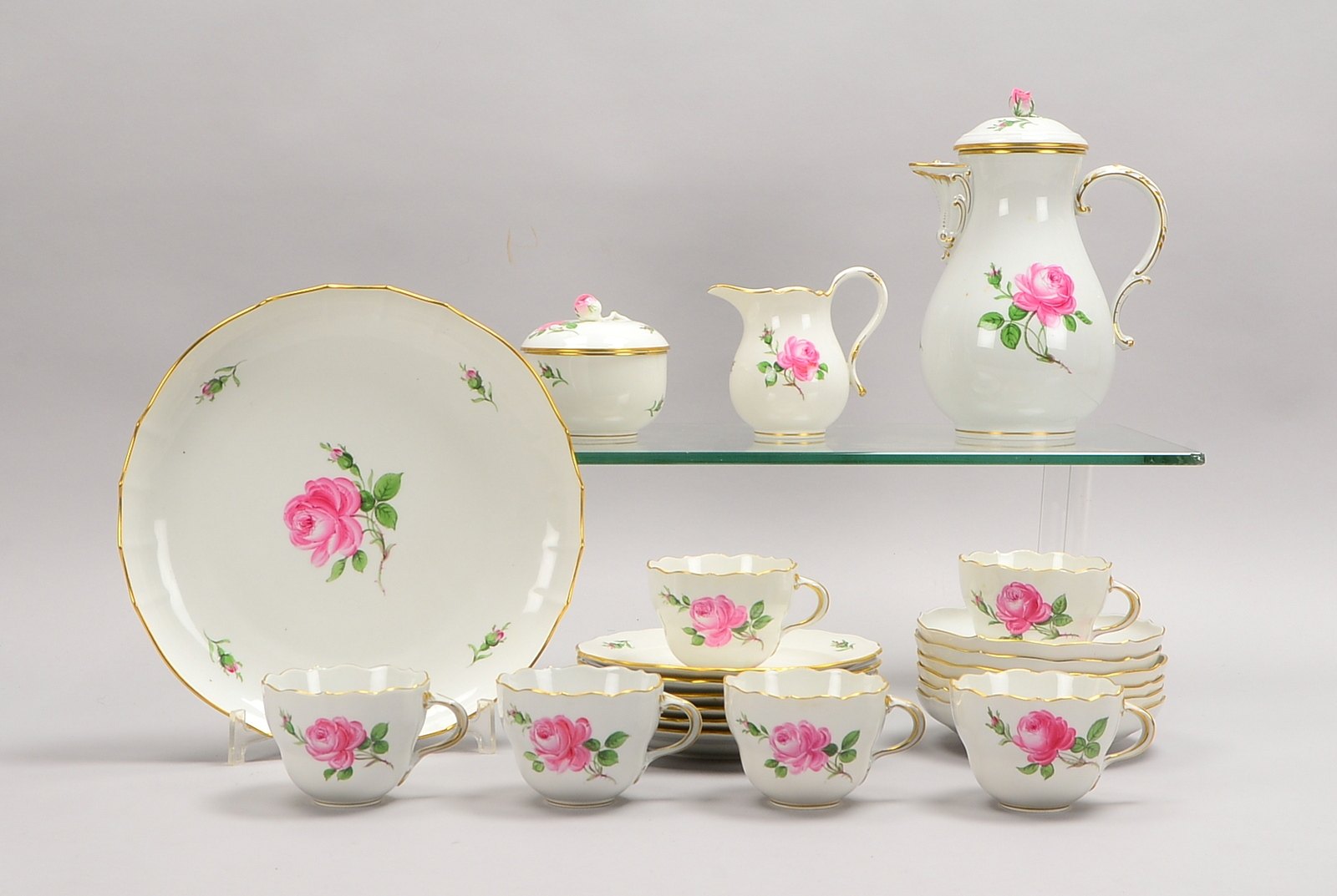 Meissen, Kaffeeservice, Dekor Rote Rose, kompl. für 6 Pers., mit gr. Gebäckplatte