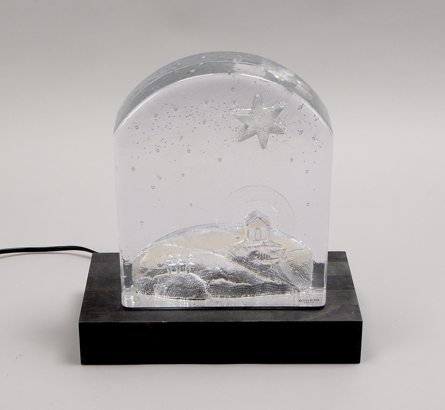 Kosta Boda, Glasobjekt/Leuchte, 'Hl. 3 Könige', Entwurf: B. Vallien, auf Sockel; Höhe 27 cm