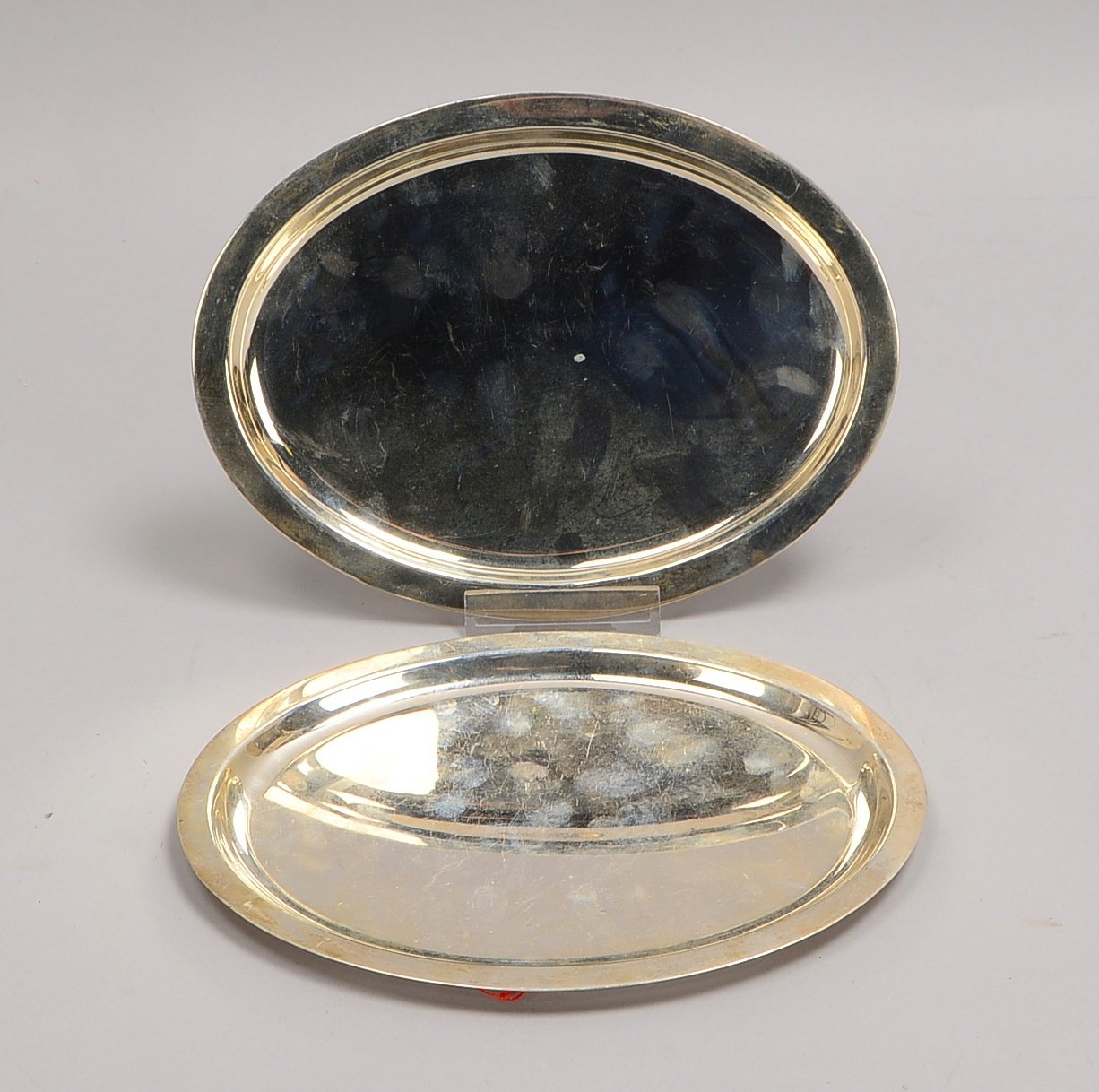 Tiffany & Co., 2 Tabletts, 925 Sterlings., oval; Maße 16 x 21 cm, Gewicht 440 g