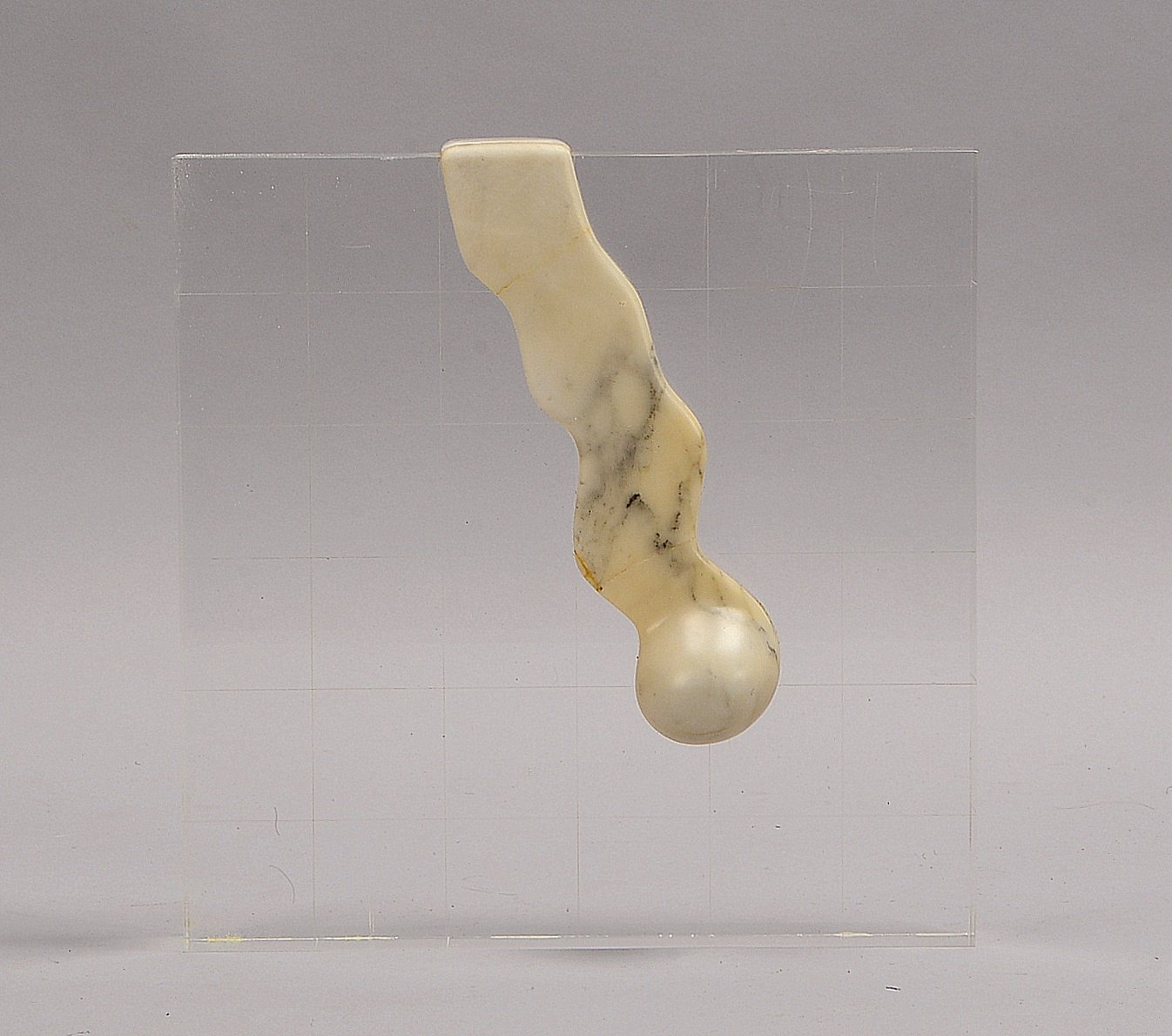 Uiberall, Bernd, skulpturales Wandobj./Abstraktion (Raupe), sign./dat.; Maße 22 x 22 x 4 cm