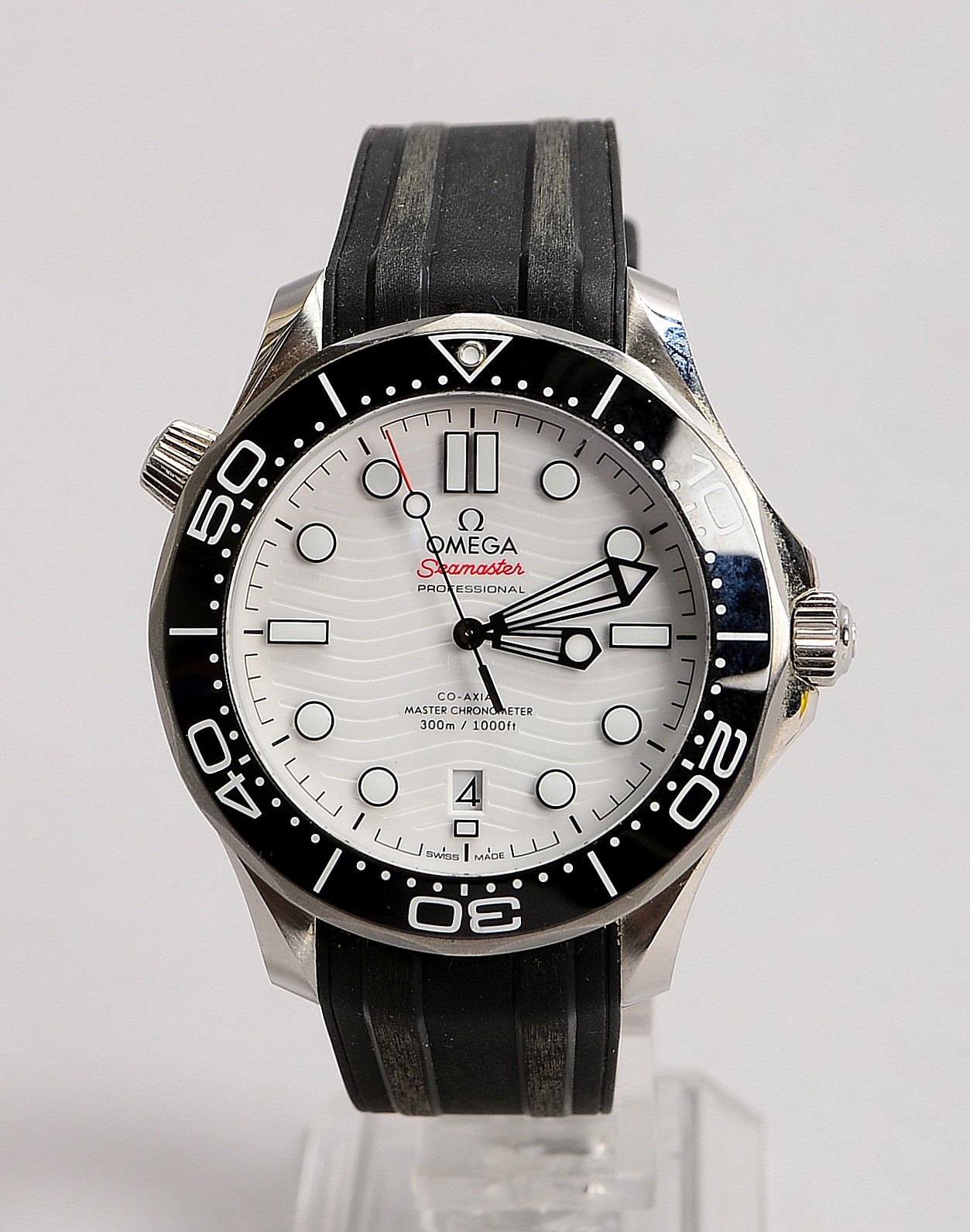 HAU Omega Seam. Co-Axial 8800, Autom., Edelst., Drehlünette, Saphirglas; Ø 42 mm