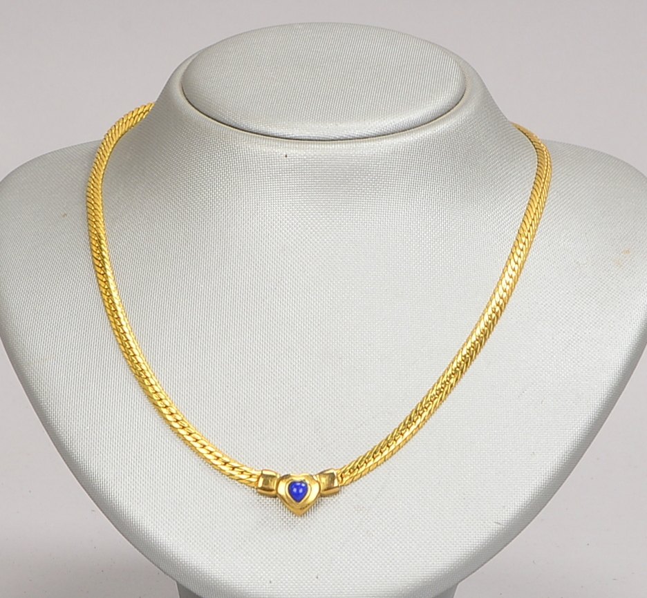 Collier, 333 GG (gest.), Anhänger mit Lapislazuli-Herz, Karabinerschließe; Gewicht 10,90 g g