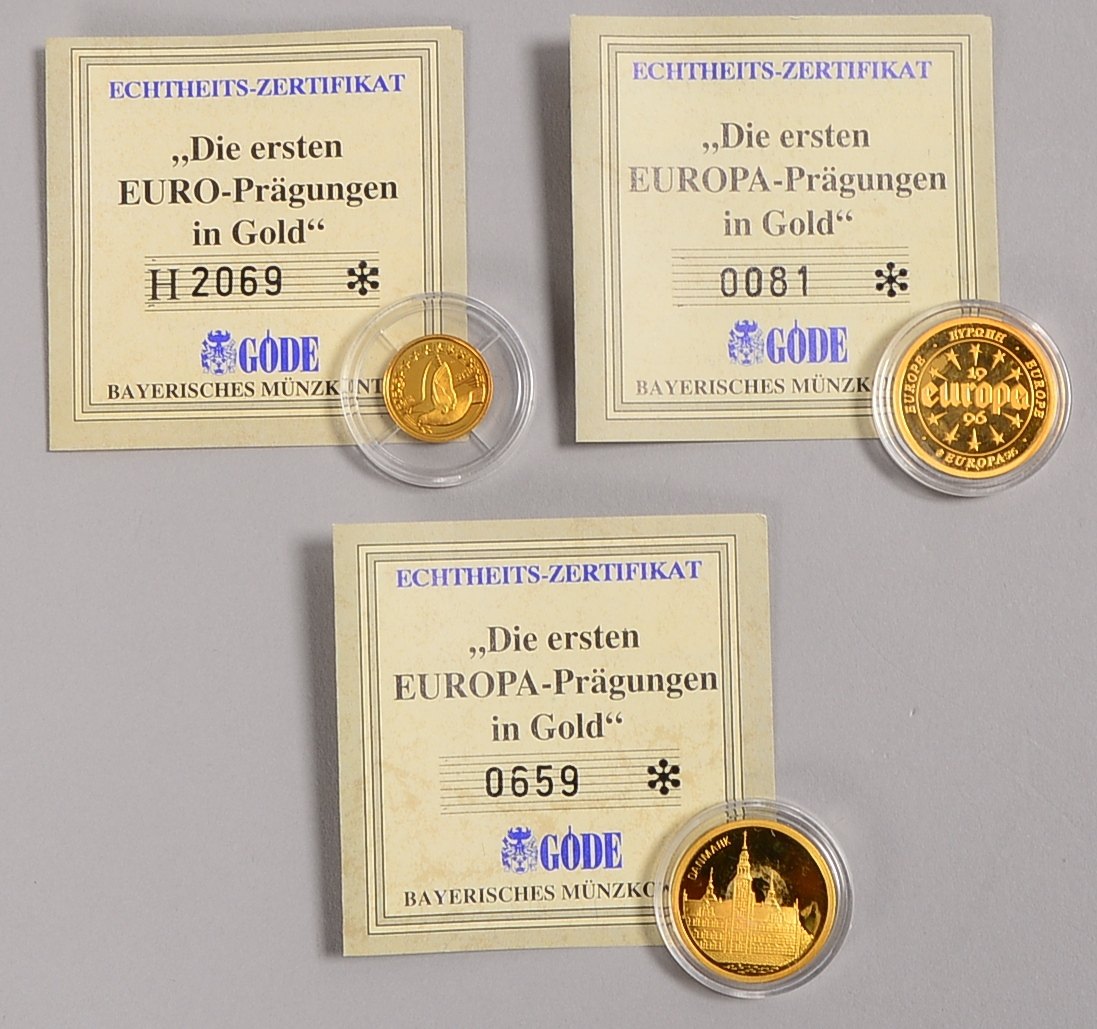 3 Gedenkmedaillen (Europa), 585 Gold: 1x 1/20 oz, und 2x 1/10 oz; Gewicht 7,82 g