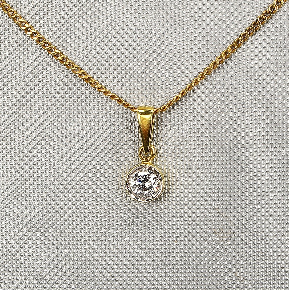 Halskette, 585 GG (gest.), Anh. mit Brillant/ca. 0,30 ct, Farbe F-G; Gewicht 3,47 g