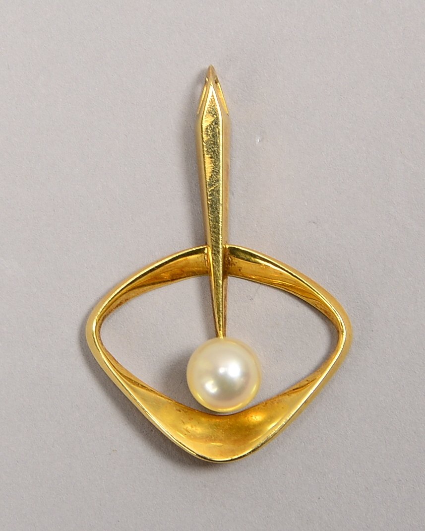 Anhänger, 585 GG (gest.), mit einzelner Perle; Länge 4 cm, Gewicht 4,70 g