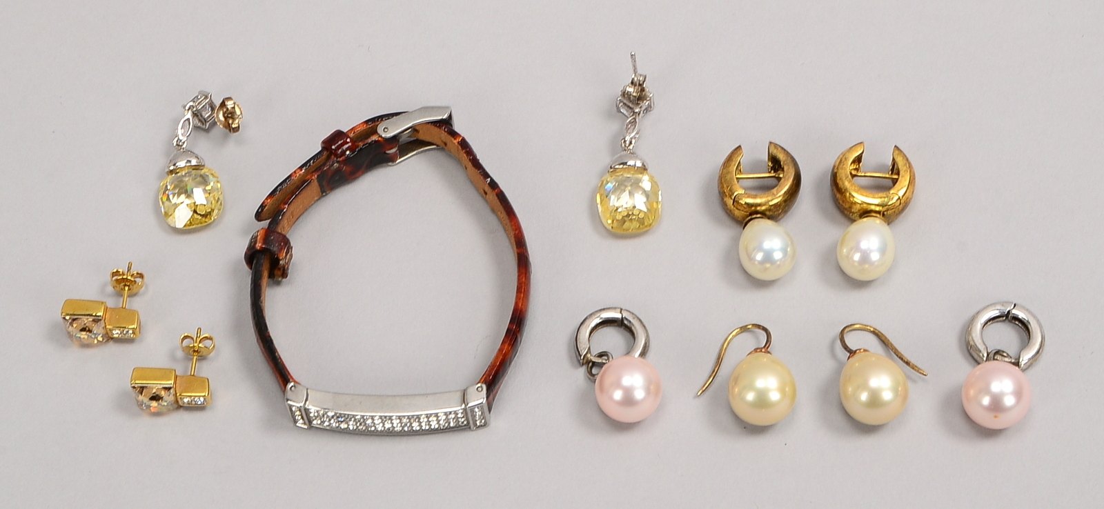 Heide Heinzendorff-Modeschmuck: Armband und 5x Ohrschmuck, mit Perlen/Edelst.