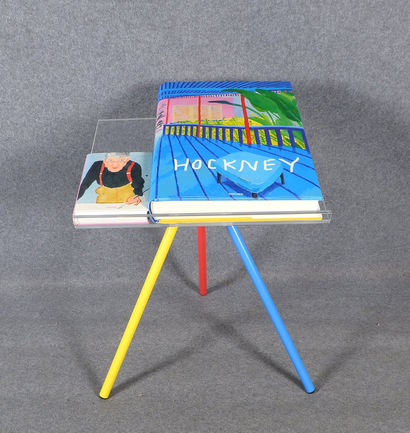 Künstler-Monografie: David Hockney, A Bigger Book (2016), 2.805/10.000, mit Ständer