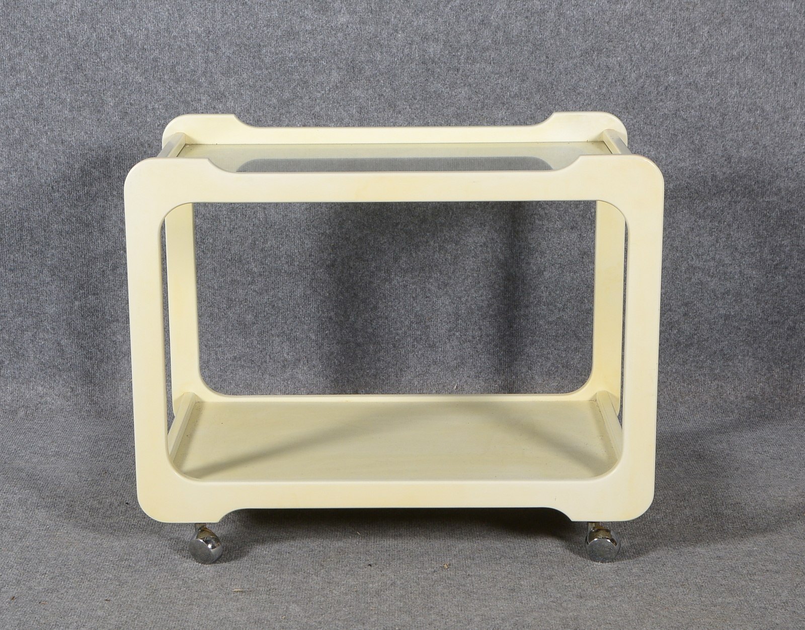 Horn Collection, Servierwagen, Holz/Glasplatte, Entwurf: P. Ghyczy; Maße 70 x 42 x 58 cm