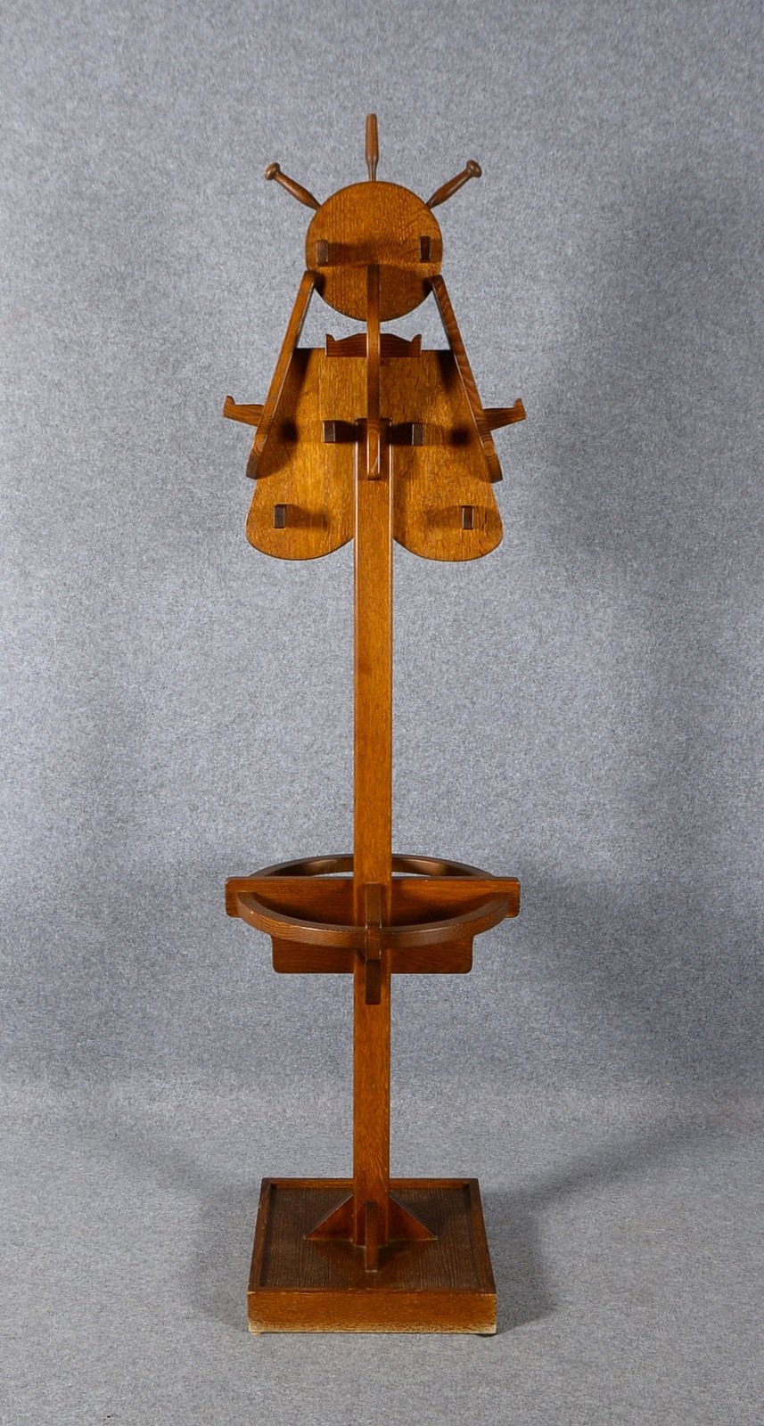 Hoetger, Bernhard, Garderobenständer, Eiche massiv, mit Schirmständer; Höhe 215 cm