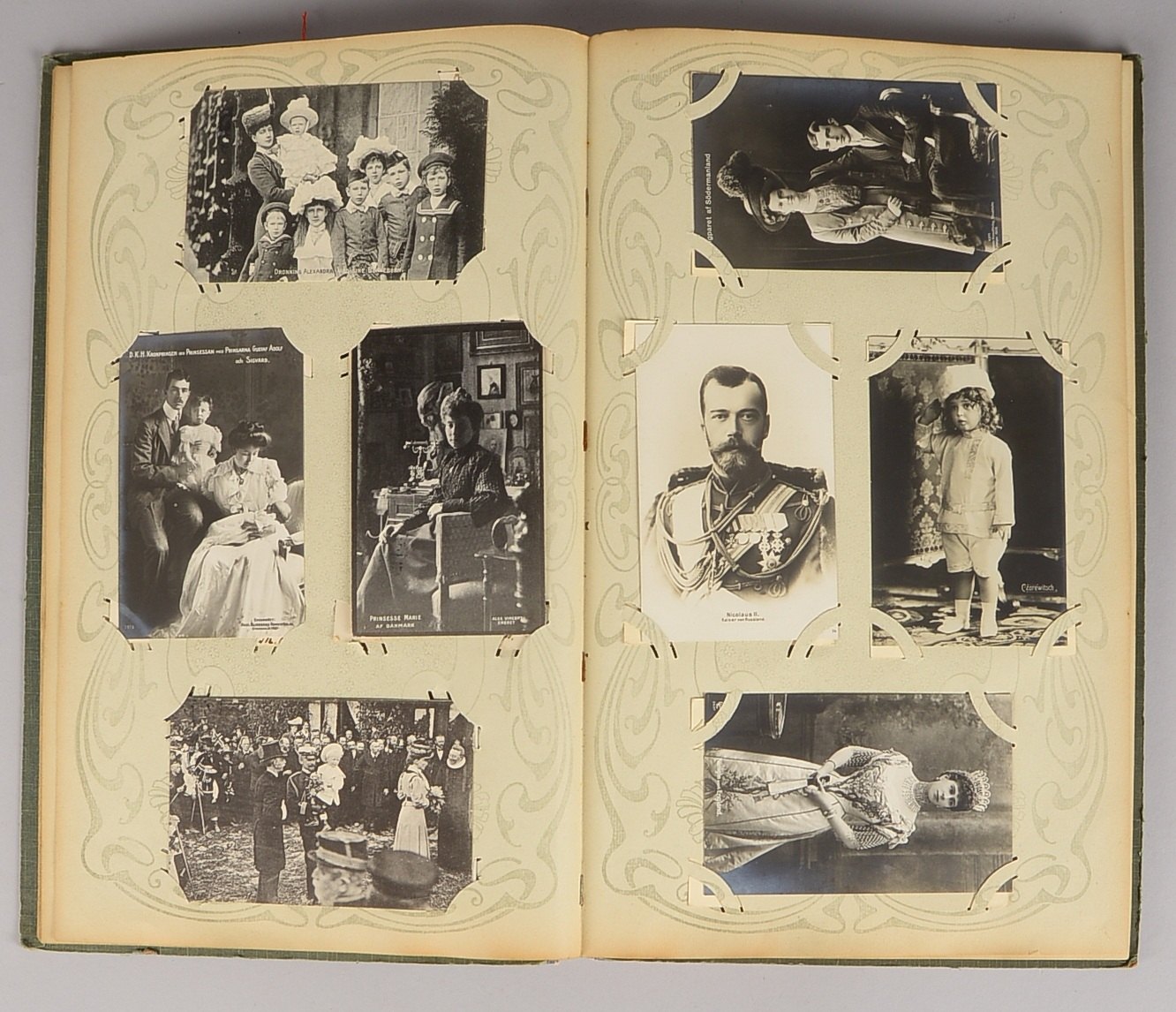 Postkarten-Slg. (k.u.k.), teils farbig, teils gelaufen/gestempelt, ca. 130 Stück, im Album
