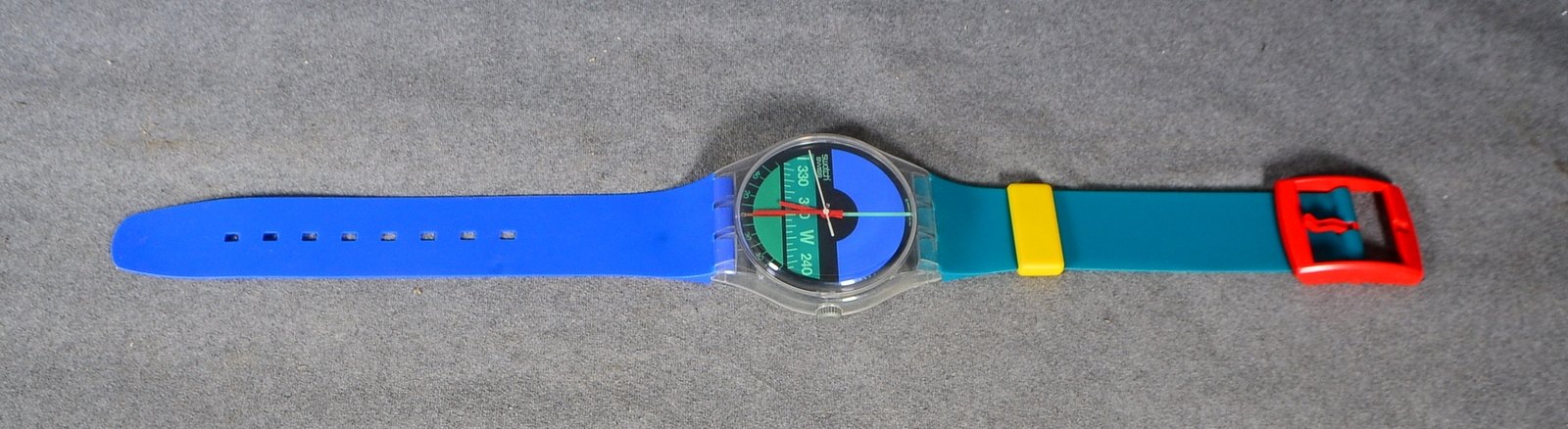Wanduhr/überdimens. Armbanduhr nach Swatch GK 102 Nautilus, 1986; Länge 209 cm