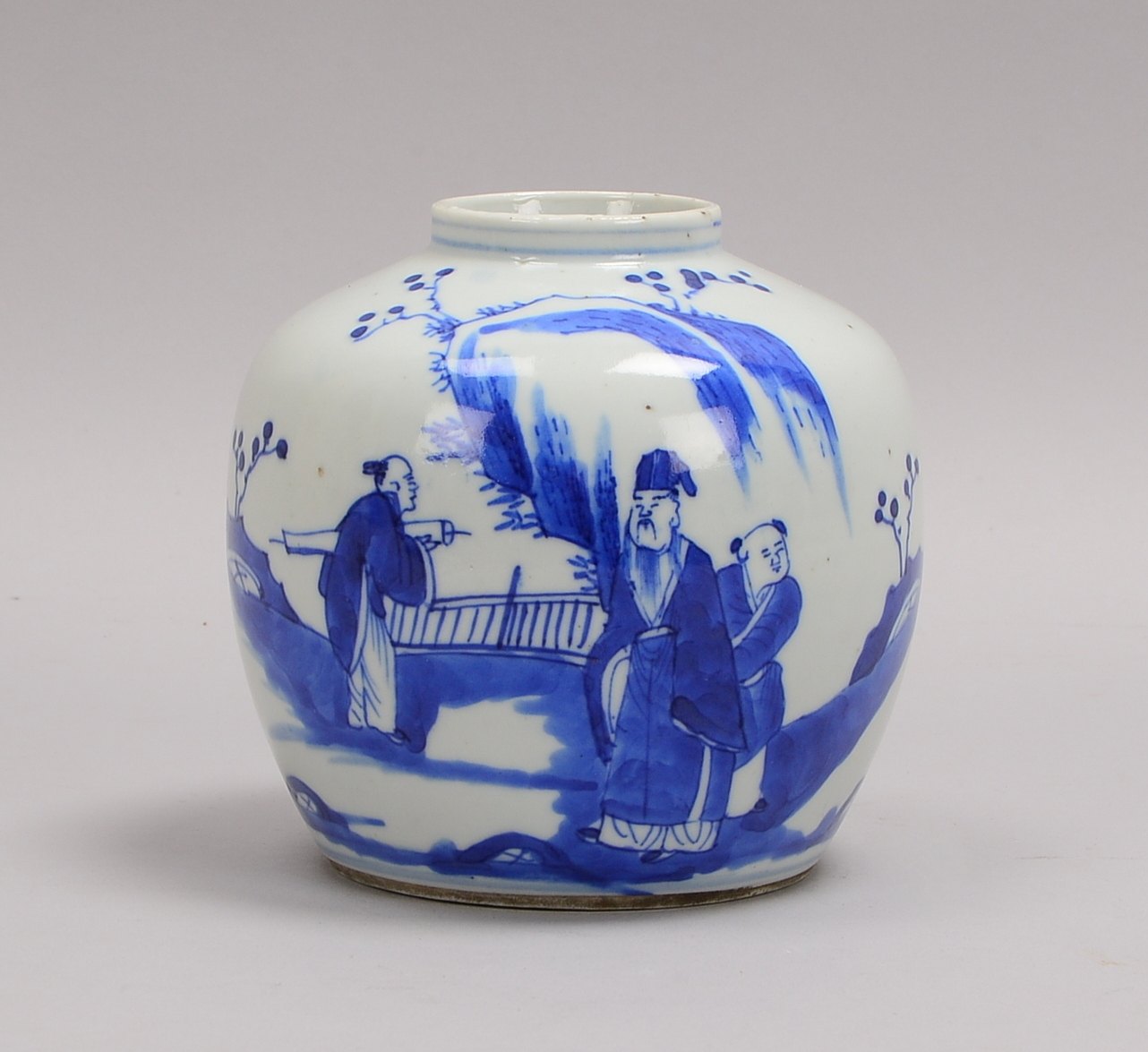Vase/Ingwertopf, Unterglasurmalerei in Blau (Landschaftsszene); Höhe 13 cm