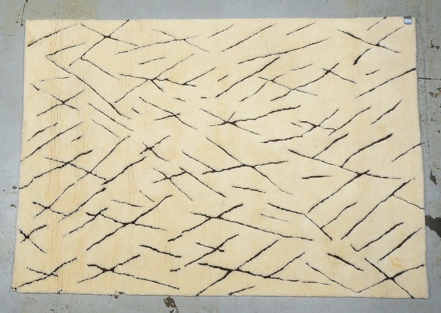 Einrichtungsteppich (Marokko), Schurwolle, hoher Flor in Cremeweiß/dkl. Streifen