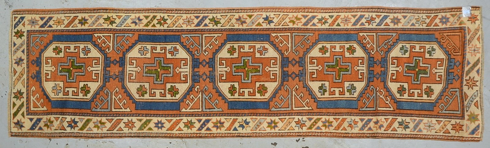 Kars-Galerie, älter, ringsum komplett; Maße 283 x 79 cm (leichte Gebrauchsspuren)