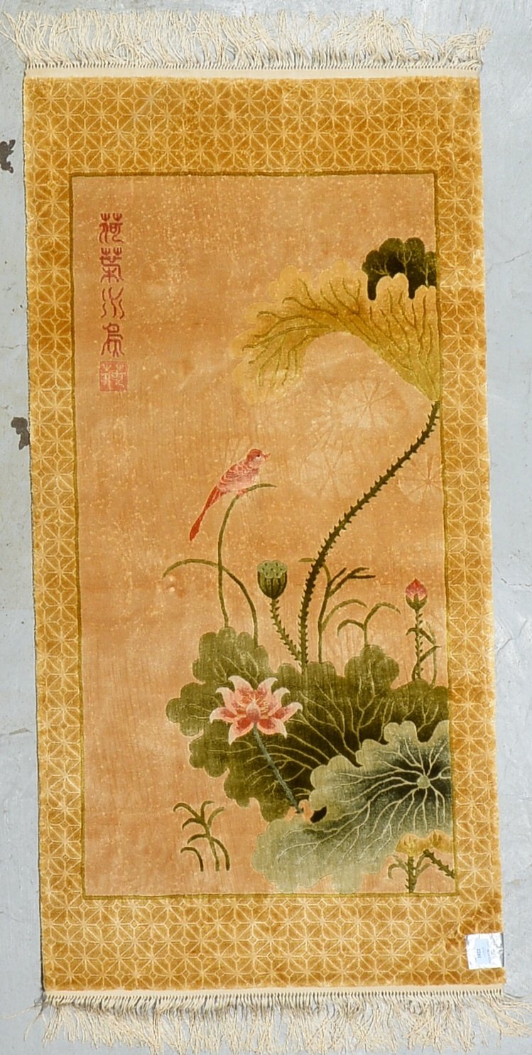 Wandteppich (China), Seide auf Seide, florales Motiv, Kalligrafie und Künstler-Siegel