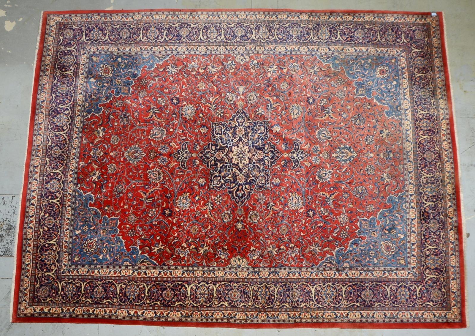 Großer Mesched, mittelfeine Knüpfung, hochflorig, insgesamt gleichmäßiger Flor