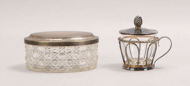 2 Glasgefäße, verschiedene Ausführungen, jeweils mit Silber-Montierung: 1x Kristallglas/geschliffen;