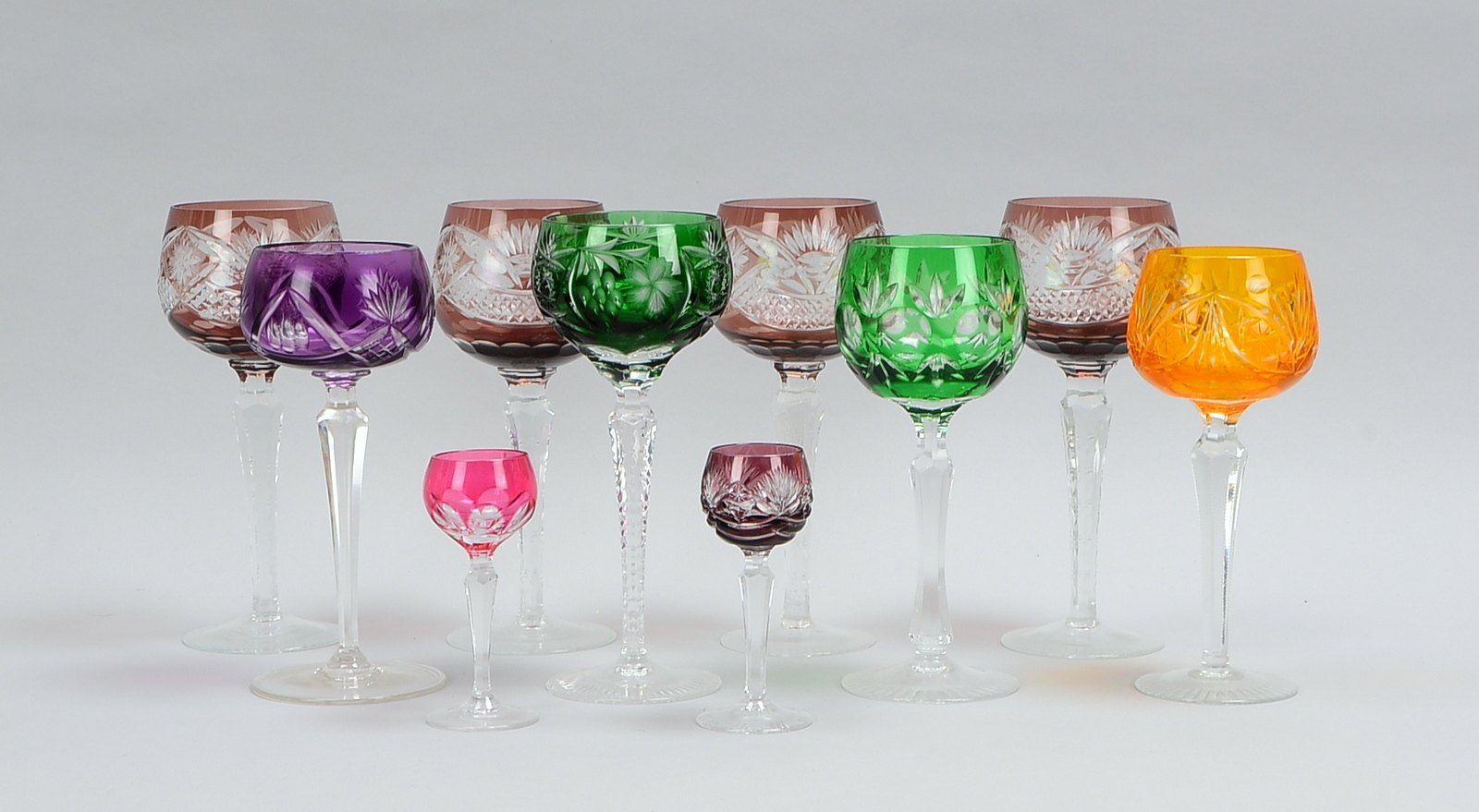 Kleines Tischglas-Konvolut, Kristall/geschliffen, verschiedenfarbig, 10 Stück/davon 8x Weinrömer, ve