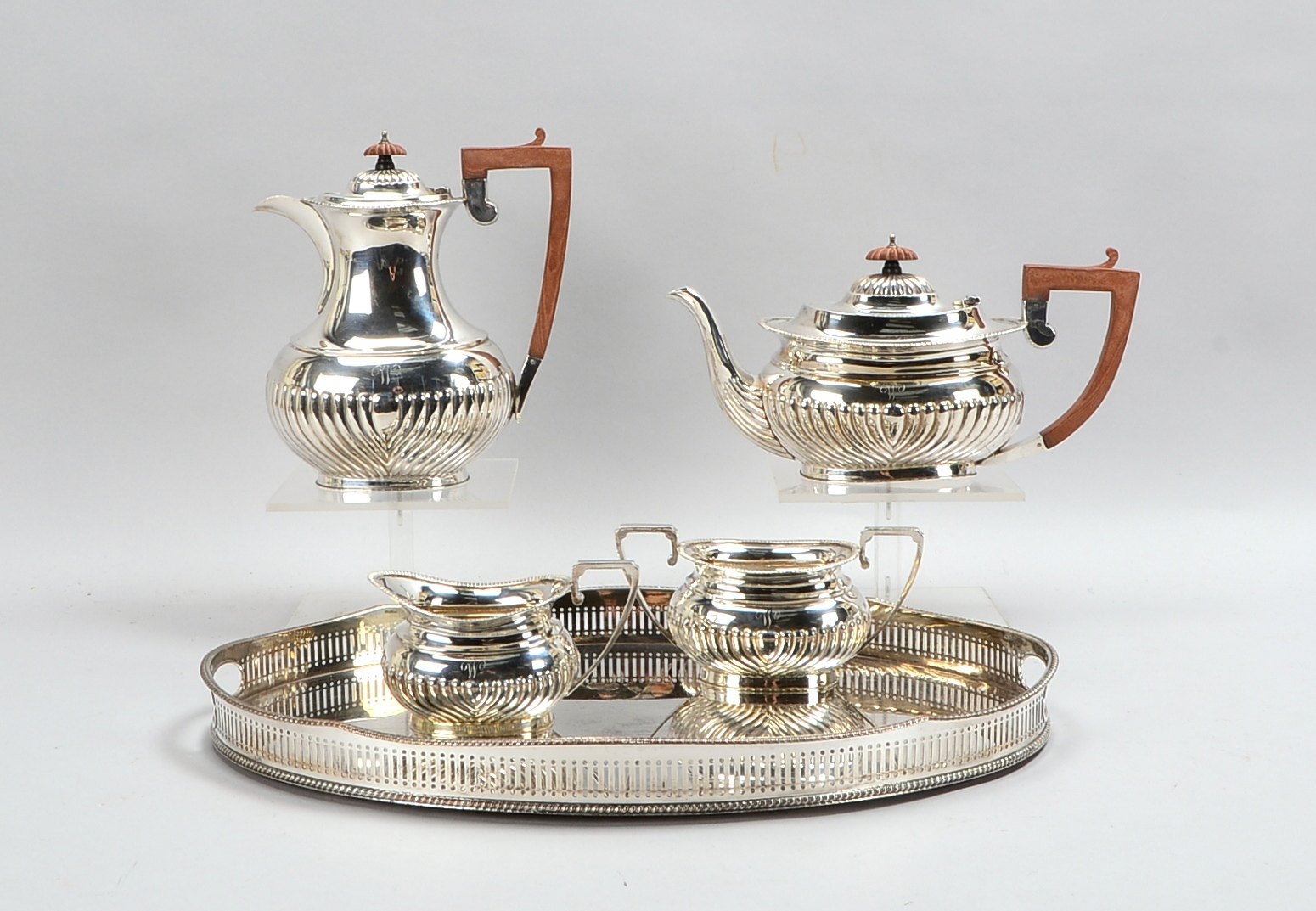 Tee- und Kaffeesilber (England, um 1890), 925 Sterlingsilber, mehrfach punziert ('Krone', Meistermar