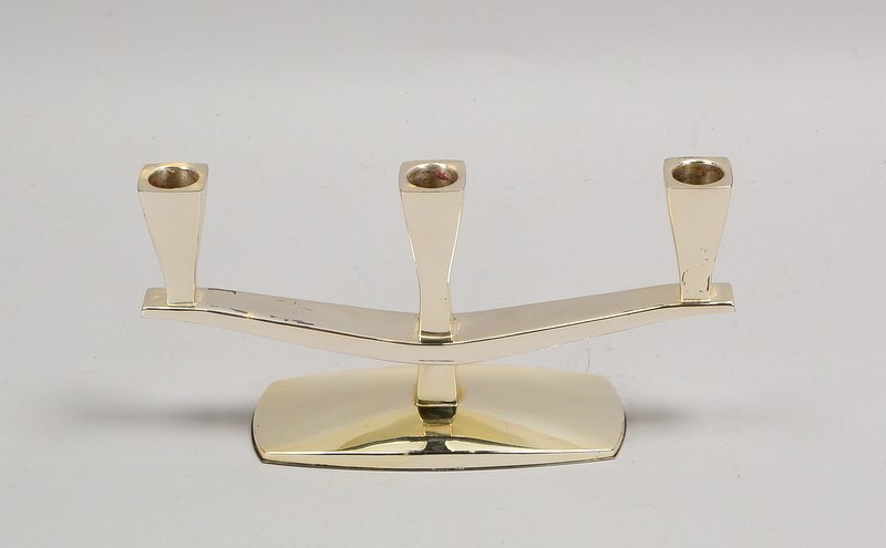 Tischkerzenleuchter, 925 Sterlingsilber, 3-flammig, Ausführung im Bauhaus-Stil, mit Metall-Bodenplat