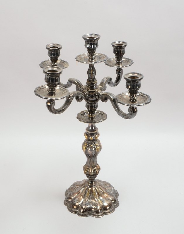 Großer Kerzenleuchter, 5-fl., versilbert, barocke Ausf.; Höhe 49 cm (leichter Abrieb)