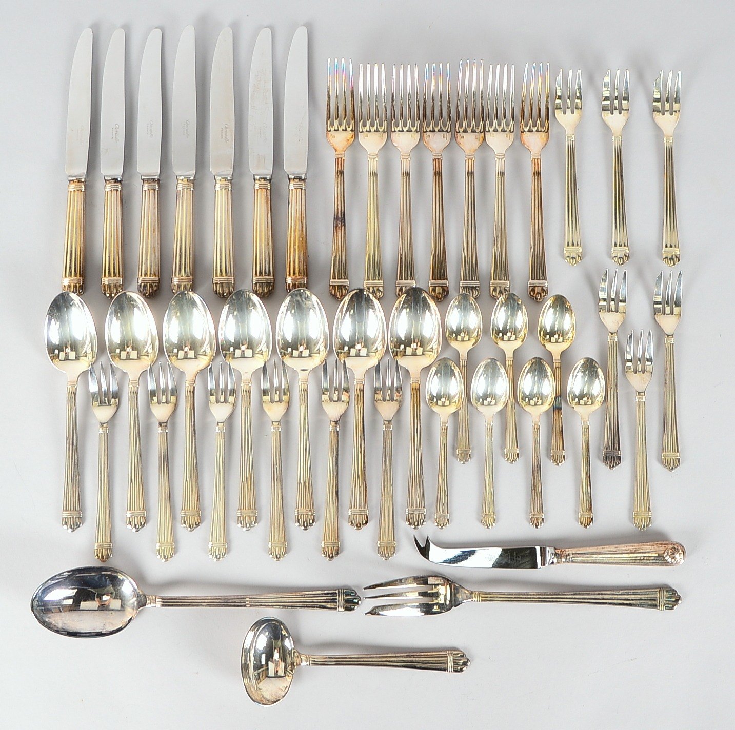 Tafelbesteck-Konvolut, diverse Servierteile: Christofle/Paris, Speisebesteck, Silberauflage, Dekor '