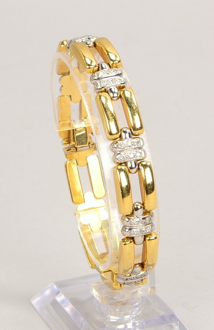 Armband, 585 GG/WG (gest.), mit 48x Diamanten, Steckschließe; Gewicht 26,20 g