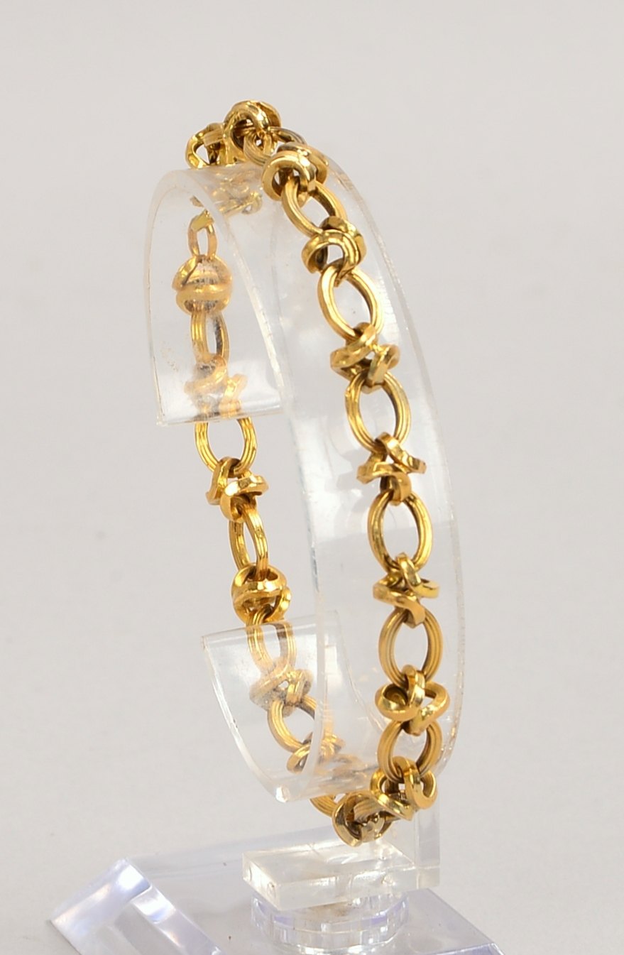 Armband, 750 GG (gest.), Ankerglieder, Karabinerschließe; Länge 19 cm, Gewicht 5,70 g