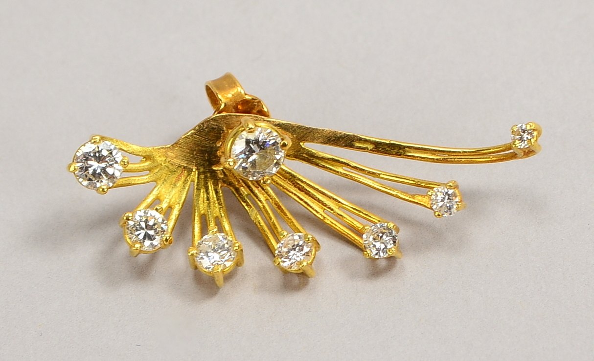 Einzelner Ohrstecker (Goldschmiede-Einzelanfertigung), 585 GG (gestempelt), mit 8-fachem Brillantbes