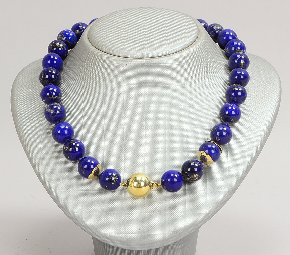 Collier, Lapislazuli-Kugeln/Ø 14 mm, 585 GG-Schließe; Gewicht Schließe ca. 2,5 g