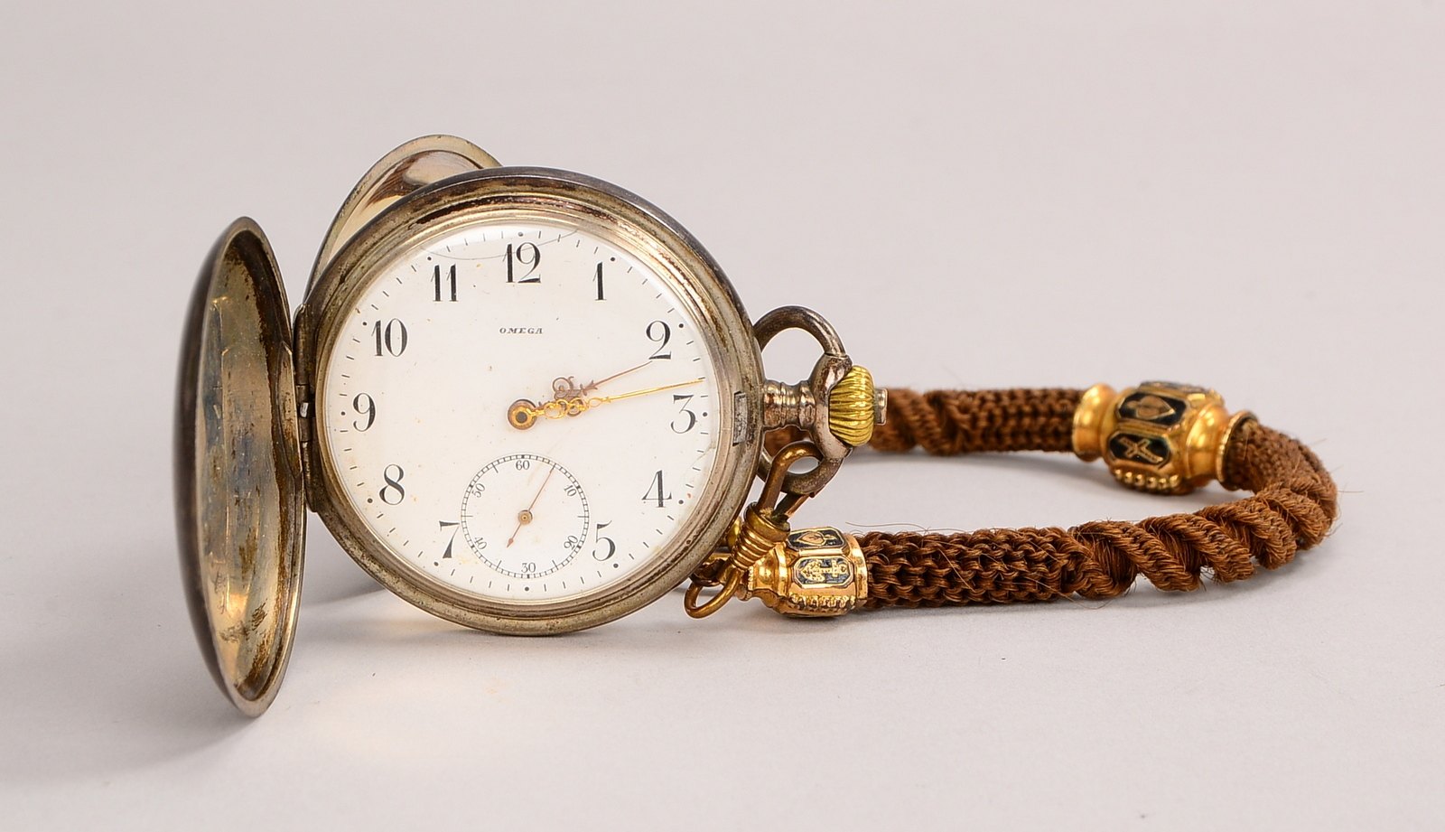 Taschenuhr, Omega, im Silber-Gehäuse, Uhr an Biedermeier-Châtelaine - läuft an; Durchmesser Ø 50 mm