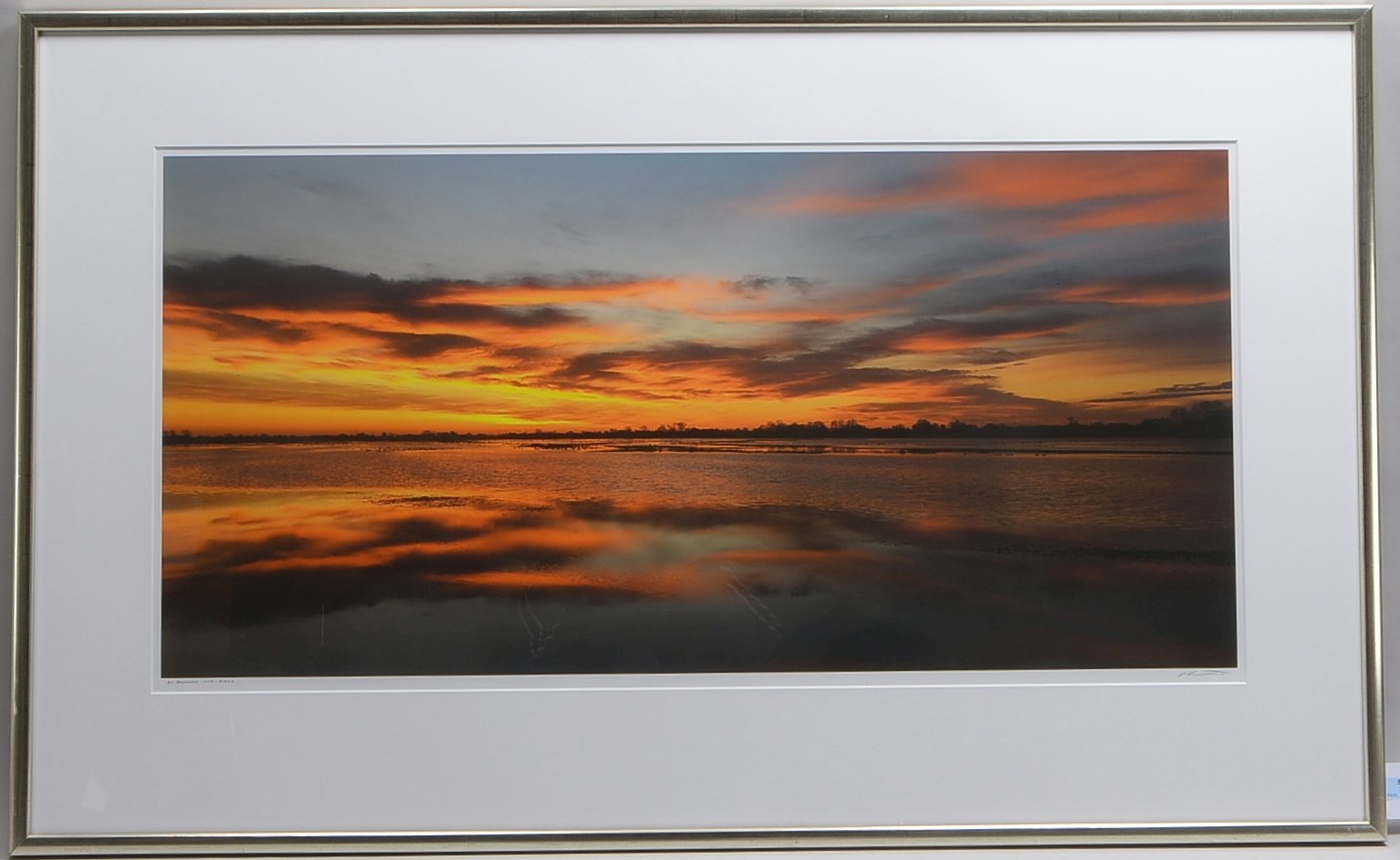 Kühn, Volker (1948 Neuenkirchen - 2023 Lilienthal), 'Weite Landschaft bei Sonnenuntergang', Druck au