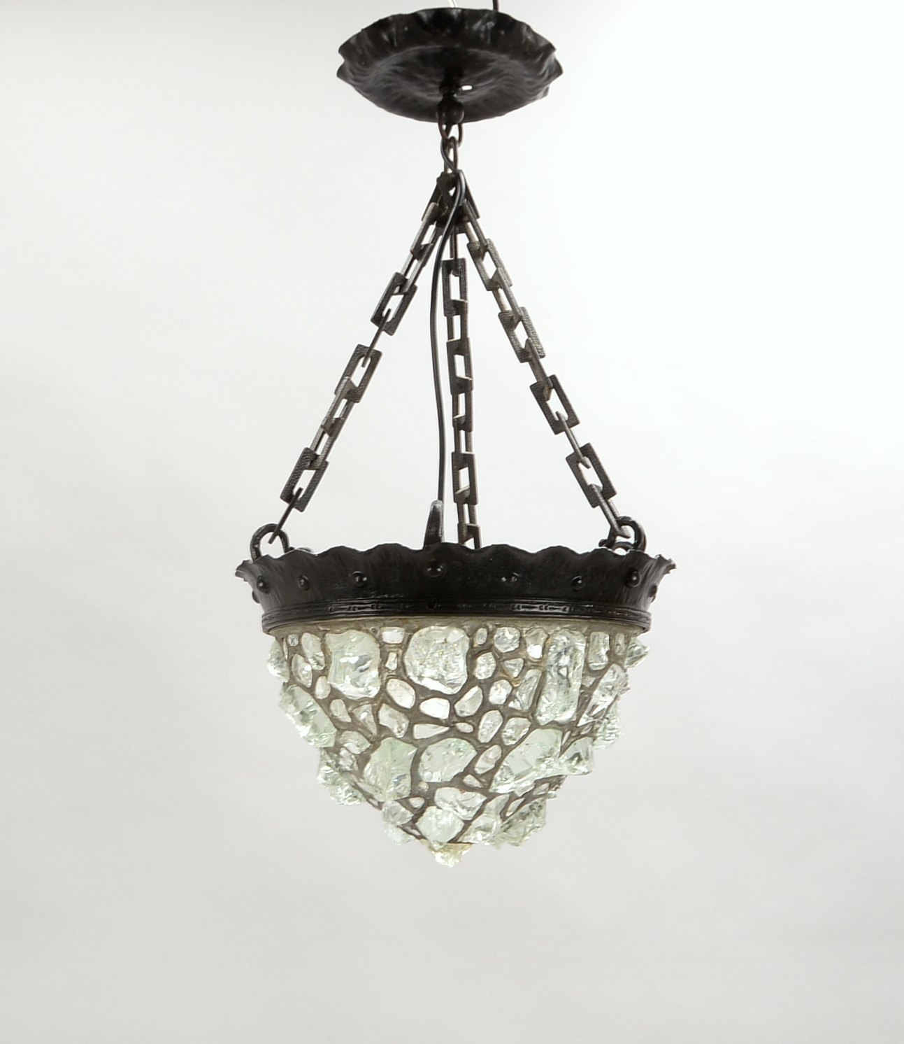 Jugendstil-Hängelampe, 3-fl., Metall/schwarz gefasst, Glas in 'Eisklumpen'-Optik
