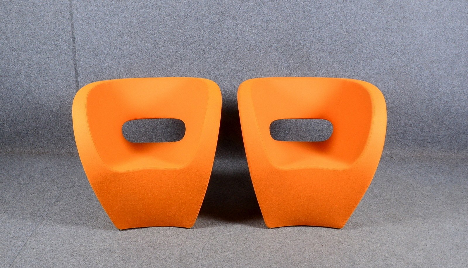 Moroso/Italien, Paar Designer-Sessel (Victoria & Albert-Collection, 2000), Textilbezug in Orange, En