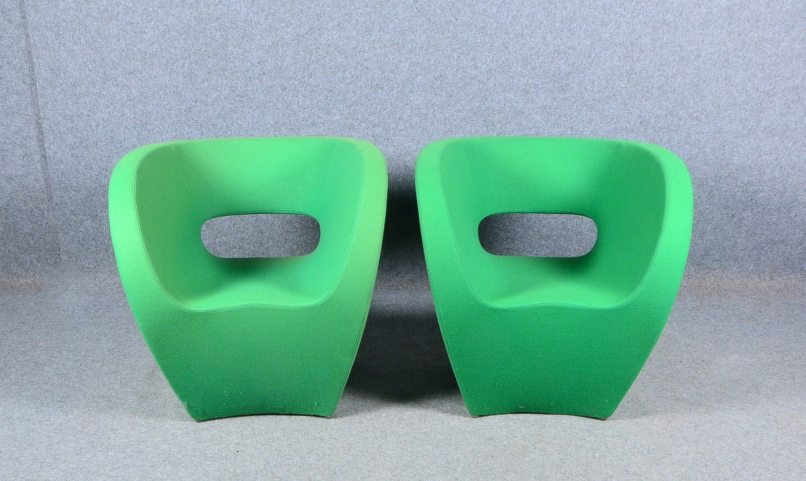 Moroso/Italien, Paar Designer-Sessel (Victoria & Albert-Collection, 2000), Textilbezug in Grün, Entw