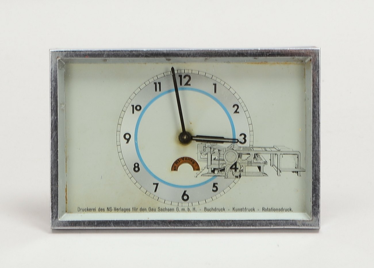 Sammler-Tischuhr ('III. Reich'), mit Werbung der Druckerei des NS-Gauverlags Sachsen GmbH - Uhr gäng