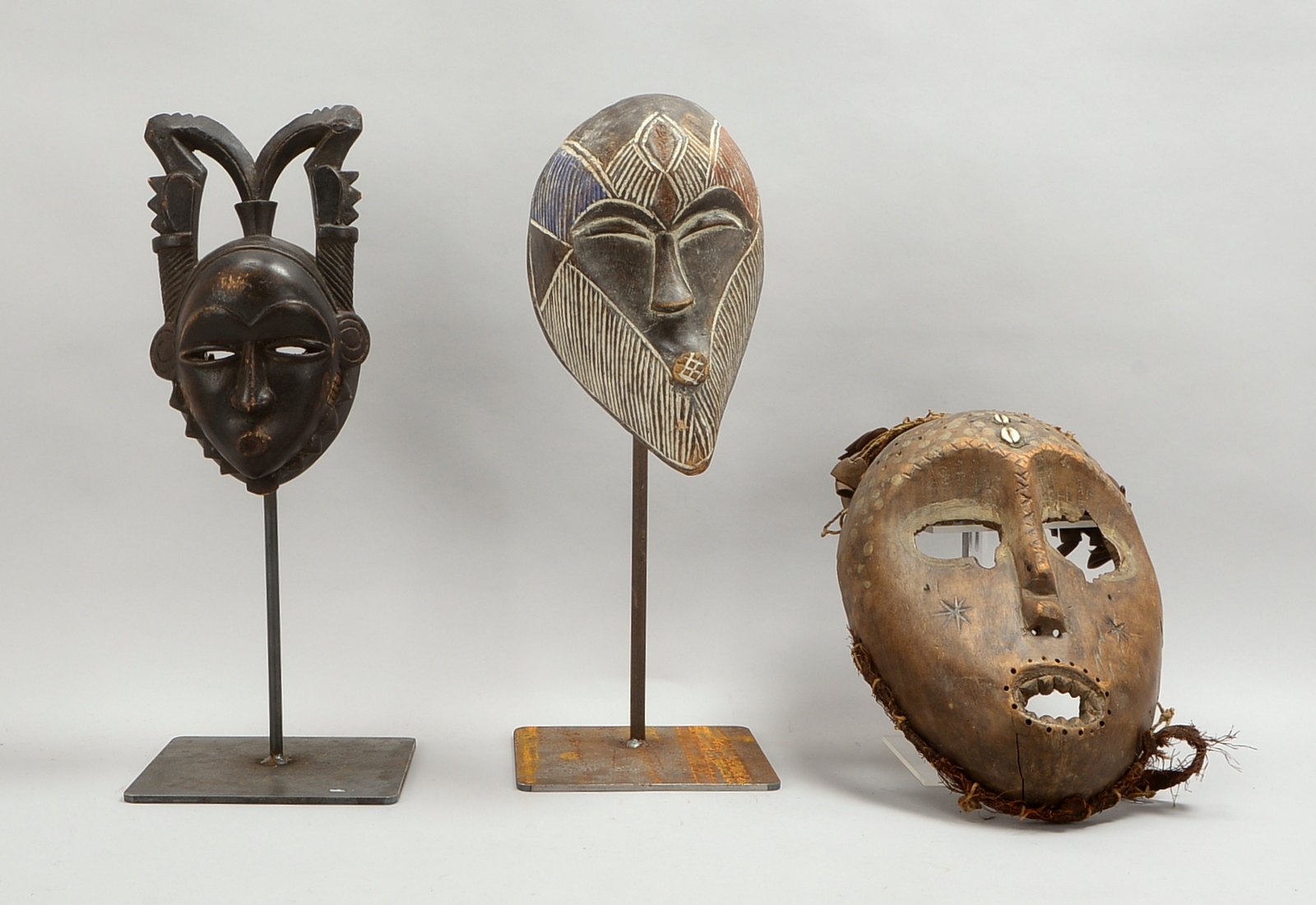 Ritualmasken-Sammlerkonvolut (Afrika), verschiedene Ethnien und Ausführungen, 3 Stück: 1x Stamm der