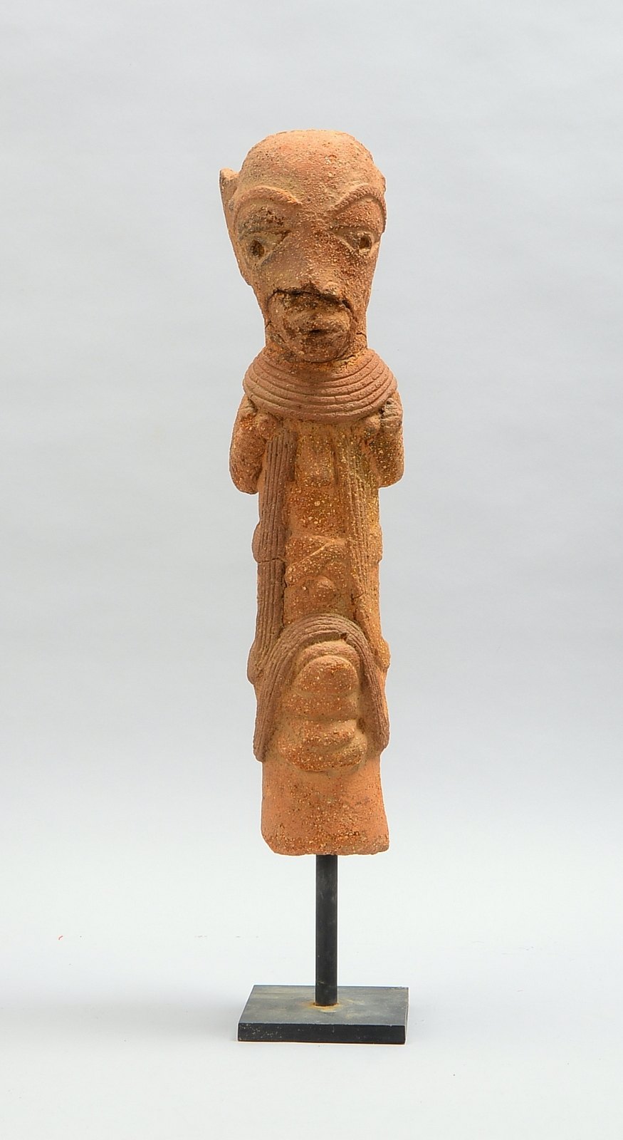 Ethnische Terrakotta-Skulptur (Nok-Kultur/Nigeria - Alter ca. 2.200 Jahre), 'Torso', Figur aus gebra