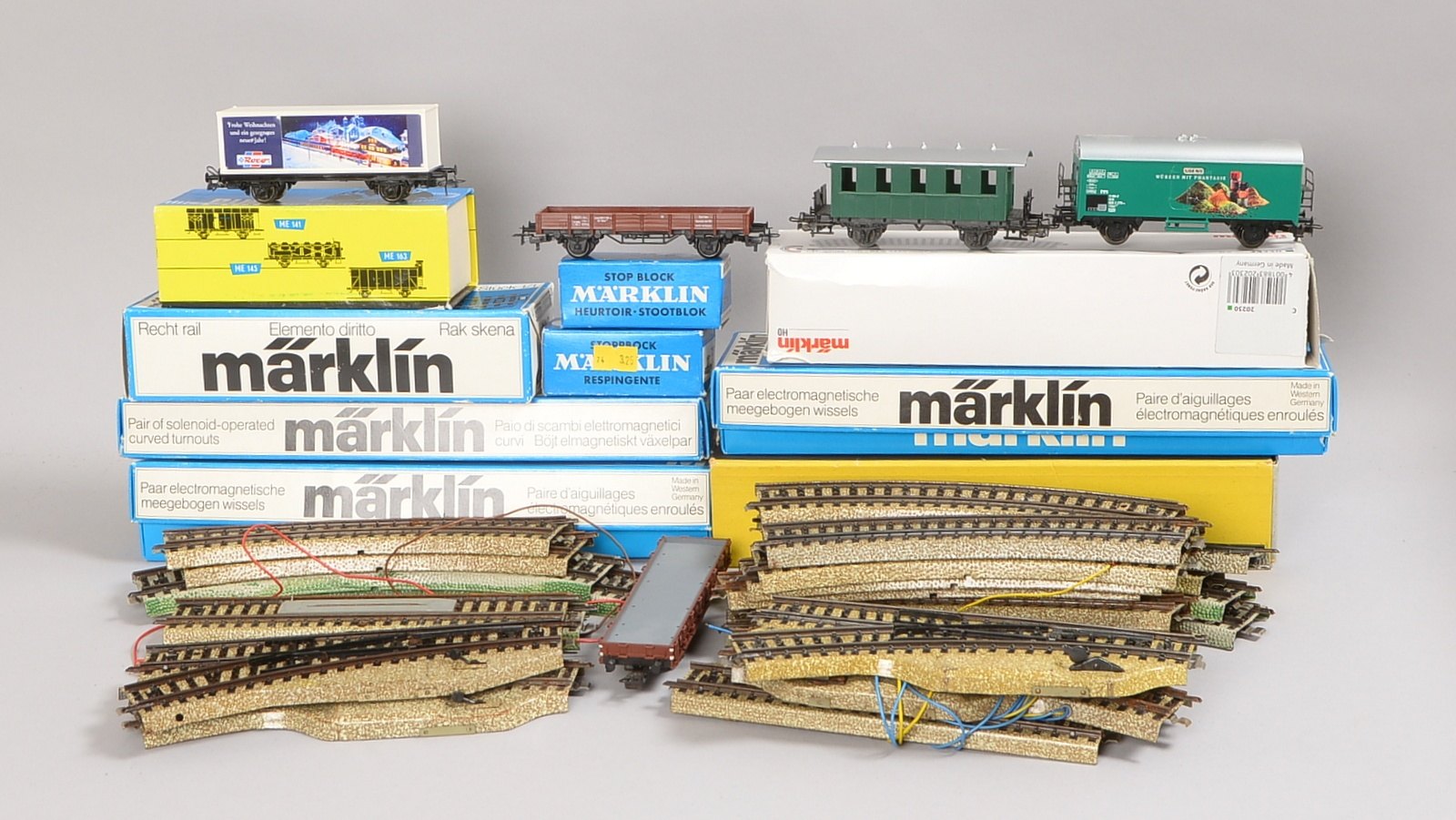 Modelleisenbahn-Konvolut, Märklin H0: versch. Waggons und Gleise