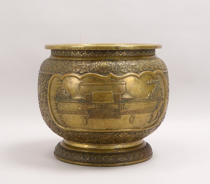 Übertopf (China), Wandung mit Kartuschen - mit floralem Dekor und Landschaftsdekor; Höhe 29 cm, Durc