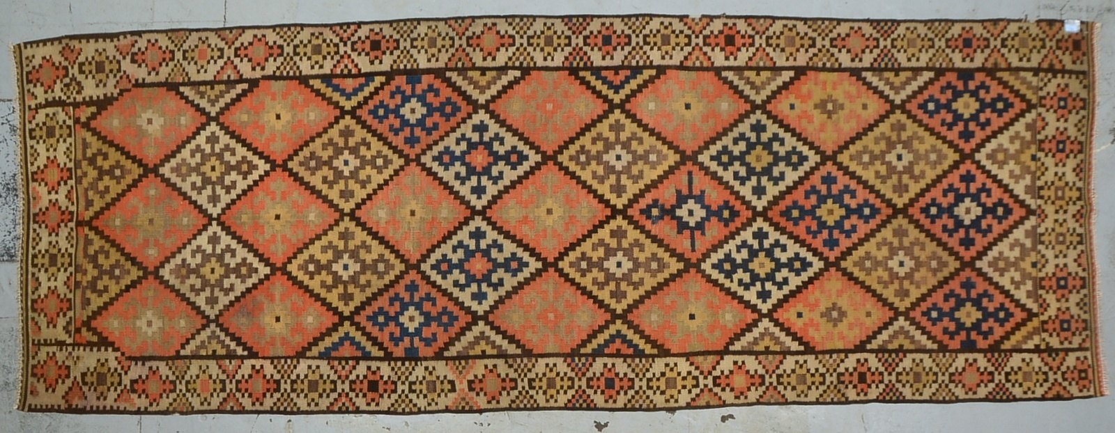 Kelim (Kurdistan) in insgesamt gutem Erhaltungszustand; Maße 260 x 132 cm