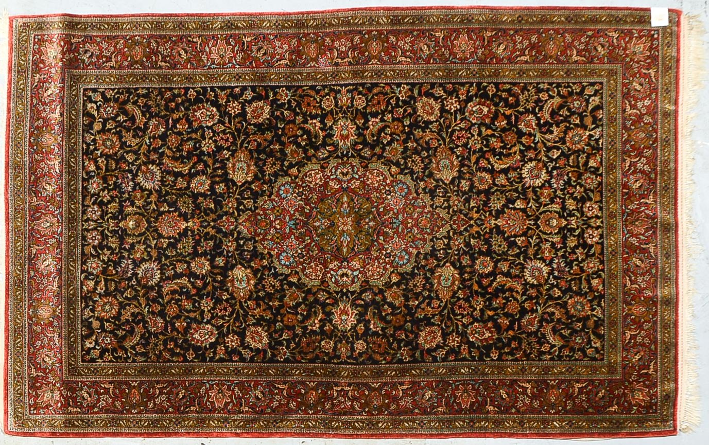 Ghom, Seide auf Seide, feine Knüpfung, ca. 650.000 Knoten/qm, Flor in gutem Zustand; Maße 213 x 132