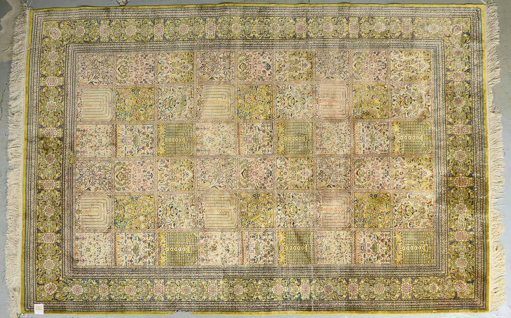 Seidenteppich (Persien/wohl Ghom), Seide auf Seide, sehr feine Knüpfung, ca. 1 Mio. Knoten, Pistazie